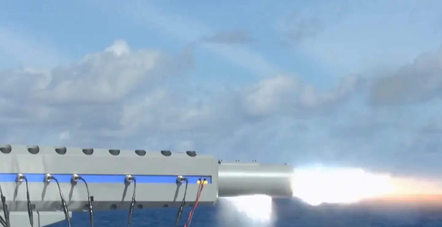 Japón se ha convertido en el primer país del mundo en probar un cañón de riel electromagnético en un buque. El cañón puede acelerar un proyectil de 40 mm a 2,23 km/seg. Japón se ha convertido en el primer país del mundo en probar un cañón de riel electromagnético en un buque. El cañón puede acelerar un proyectil de 40 mm a 2,23 km/seg.