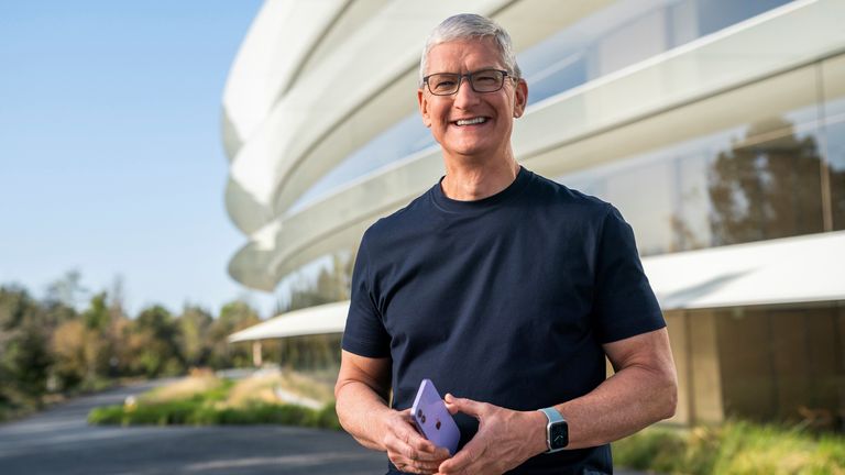 Tim Cook. Ilustración: Sky News Tim Cook sobre el informe financiero