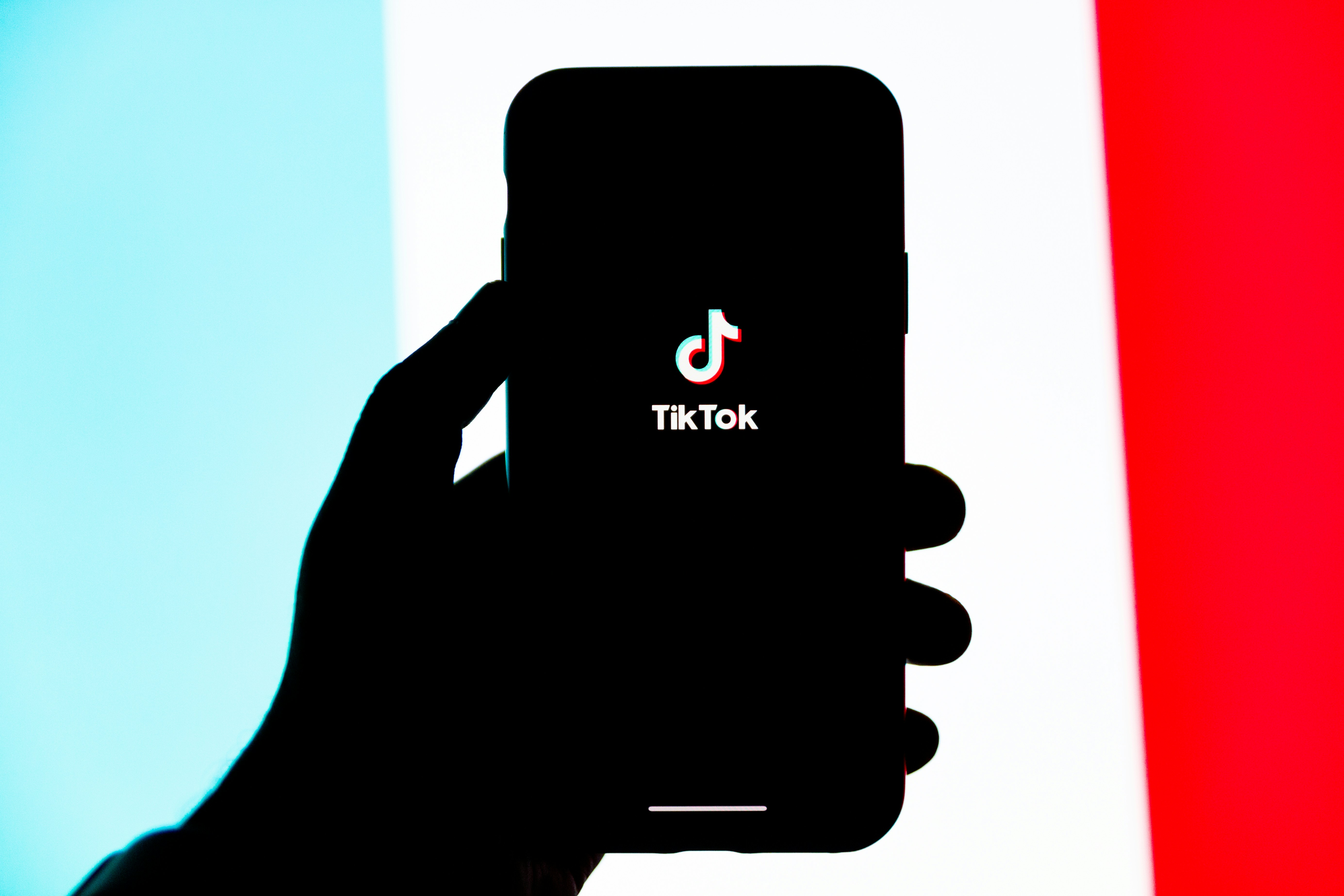 Universal Music ha acusado a TikTok de presionar y amenazar con sustituir a los músicos por inteligencia artificial Universal Music ha acusado a TikTok de presionar y amenazar con sustituir a los músicos por inteligencia artificial