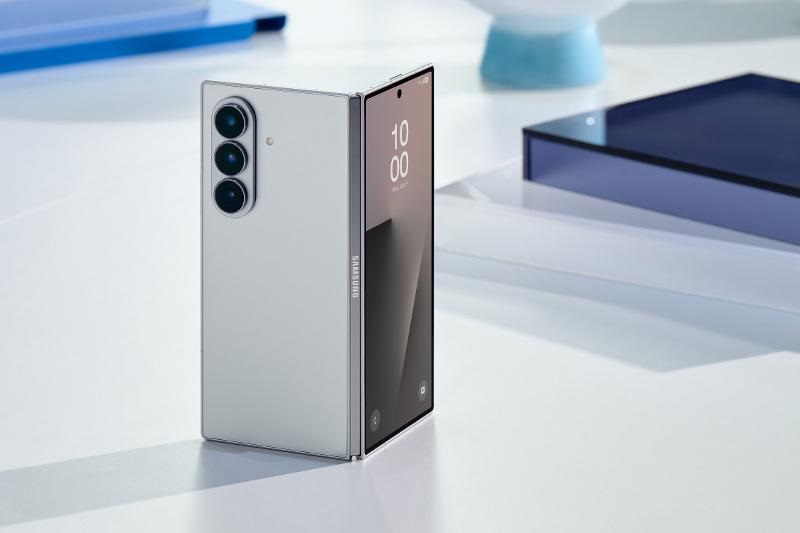 Samsung Galaxy Z Fold 7 en color plata Samsung Galaxy Z Fold 7 en color plata