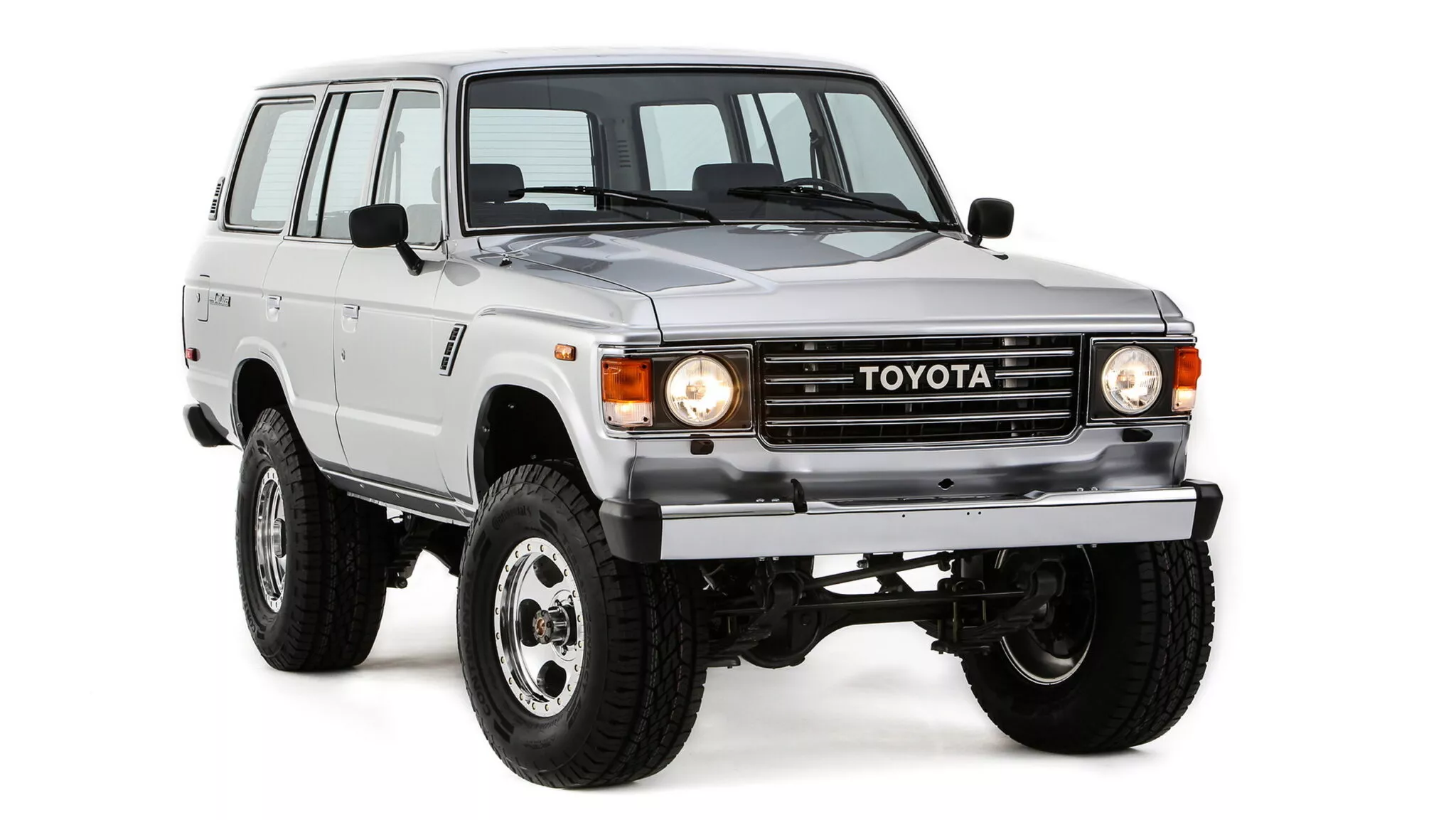 Vista frontal del Toyota Turbo Trail Cruiser Vista frontal del Toyota Turbo Trail Cruiser