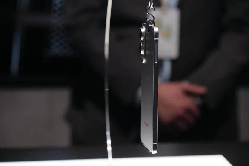 Presumiblemente el botón táctil en el borde izquierdo del Galaxy S25 Edge Presumiblemente el botón táctil en el borde izquierdo del Galaxy S25 Edge