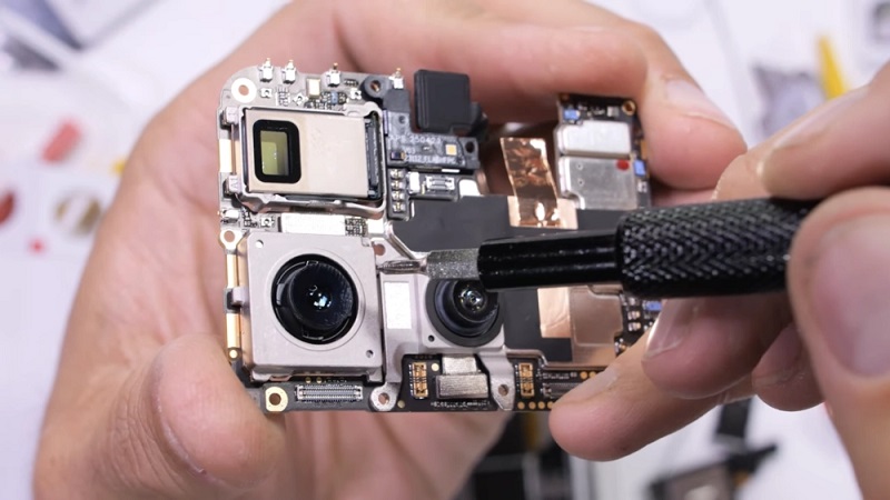 Borde lateral rayado del Nothing Phone (3)