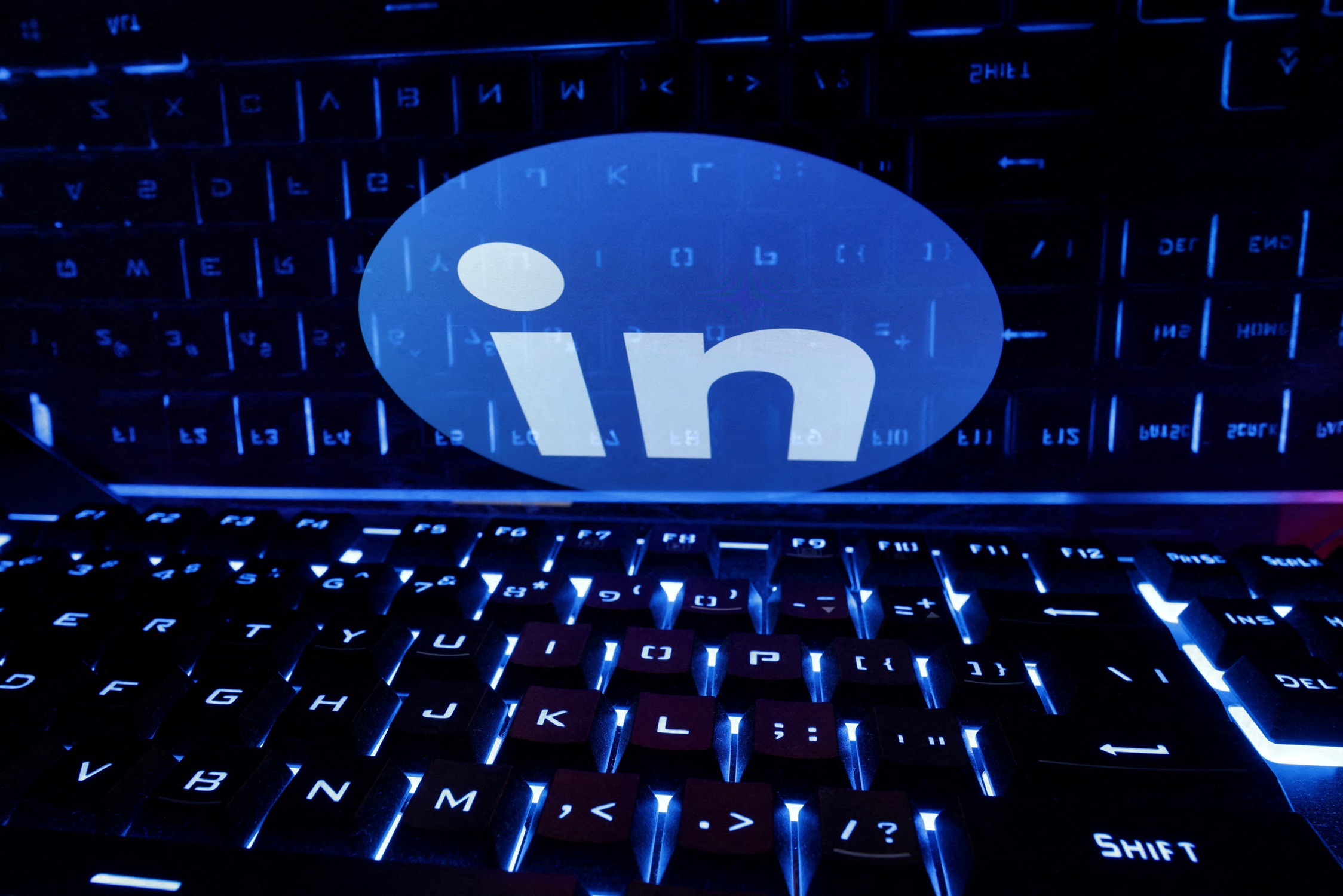LinkedIn añade nuevas funciones de inteligencia artificial para los solicitantes de empleo e informa de que ha alcanzado los 1.000 millones de usuarios