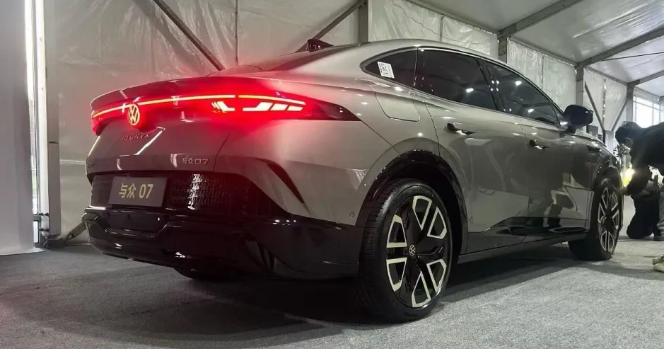 Parte trasera del Volkswagen ID. Unyx 07