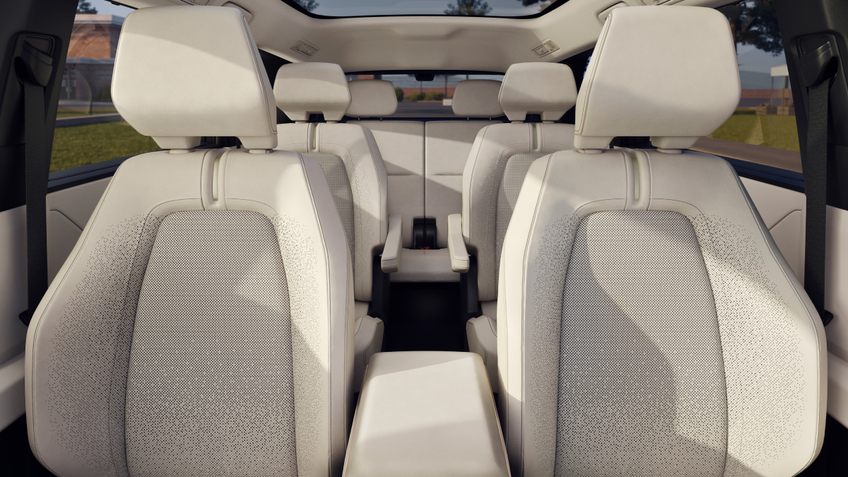 Vista interior 2 del Toyota Highlander Eléctrico 2027