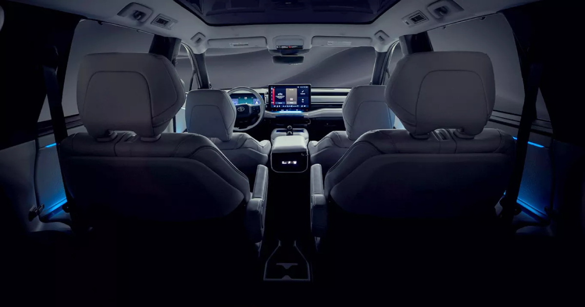 Insignias BEV y AWD del Toyota Highlander