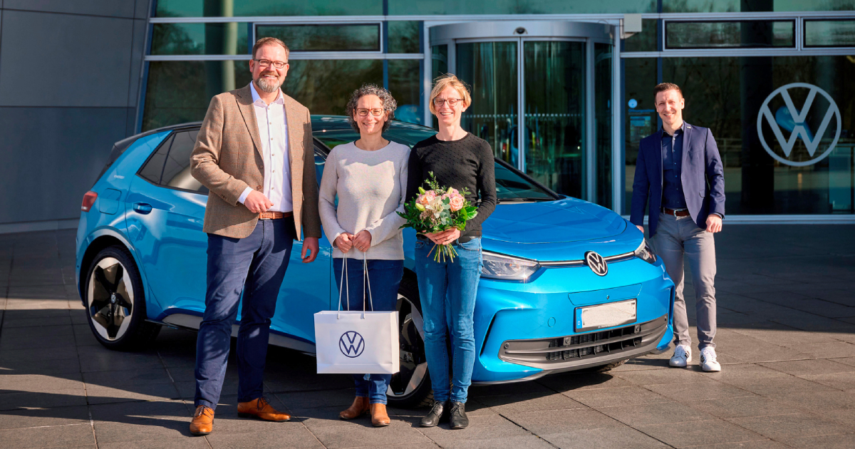 Entrega del vehículo eléctrico hito de Volkswagen al comprador