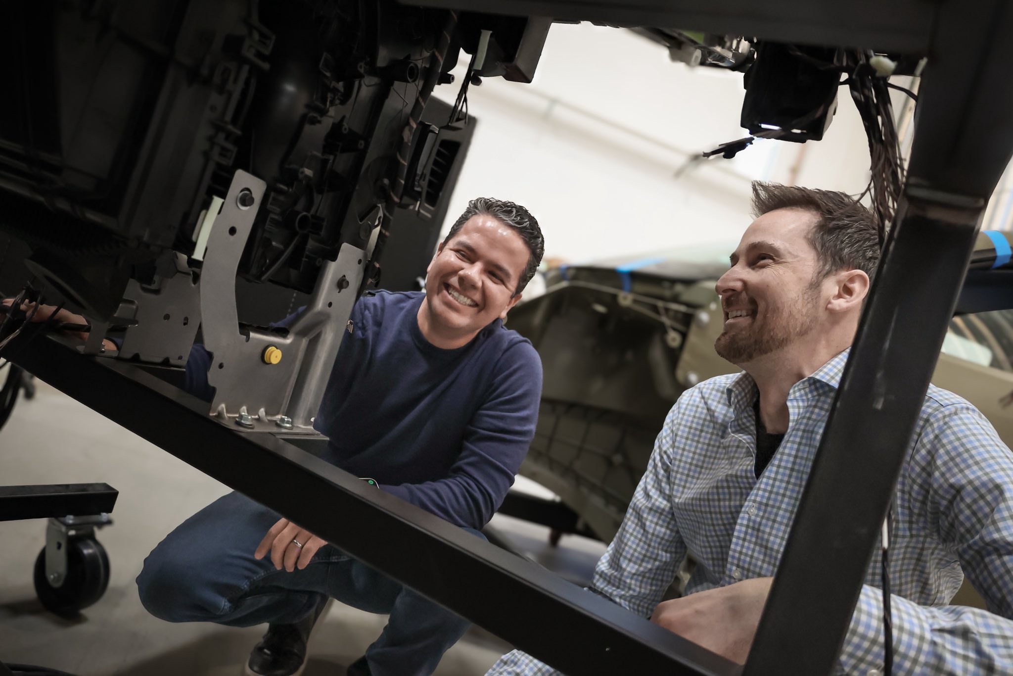 Foto del ensamblaje de Ford UEV usando grandes fundiciones