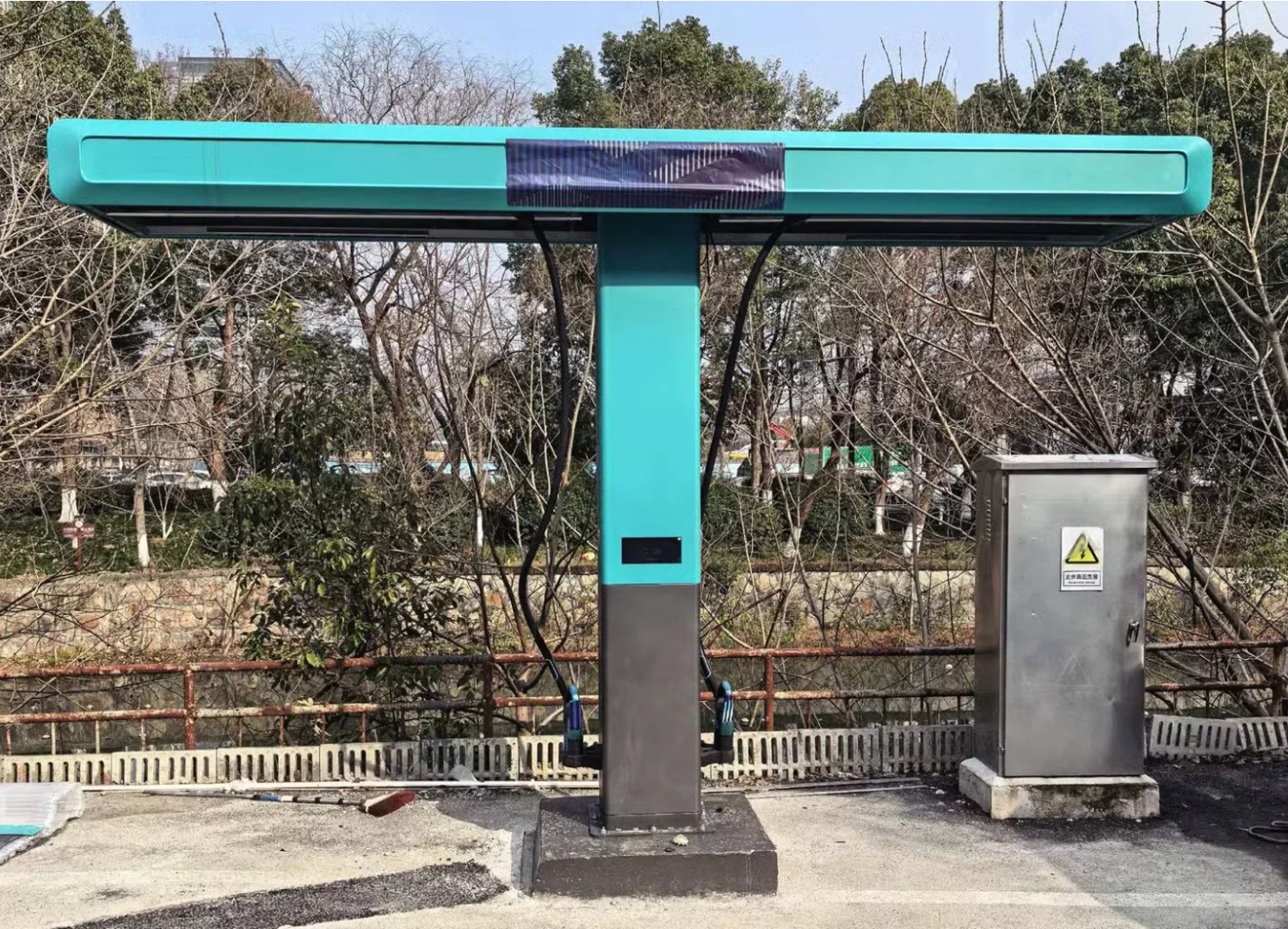 Estación de carga BYD en forma de T