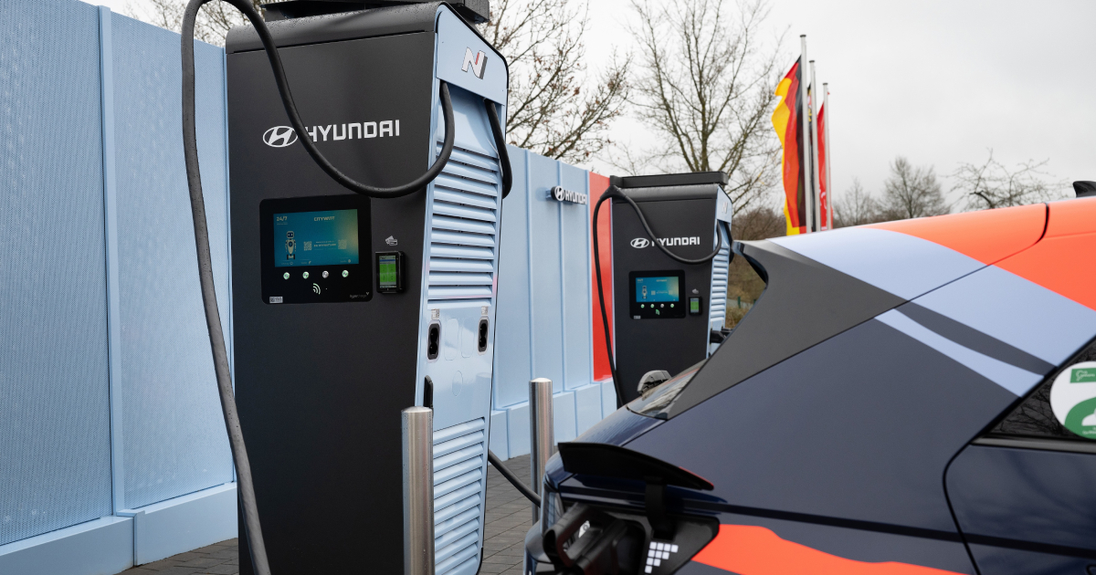 Cargador N Hyper de Hyundai en la pista de Nürburgring