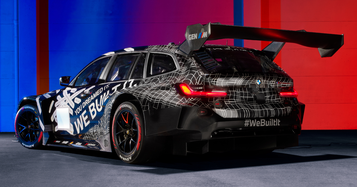 BMW M3 Touring 24H - ángulo frontal y lateral