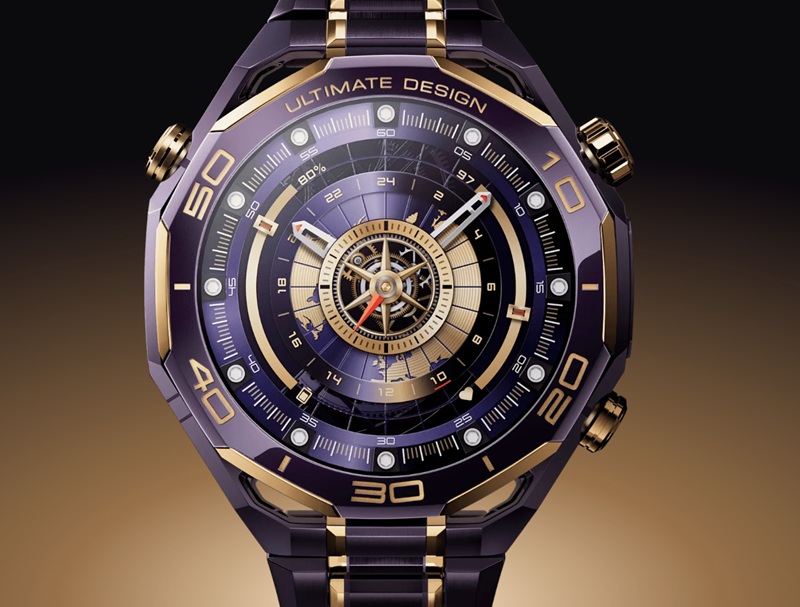 Huawei Watch Ultimate Design Royal Gold contra el empaque