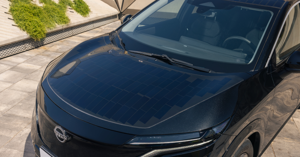 Paneles solares en el techo de Nissan Ariya